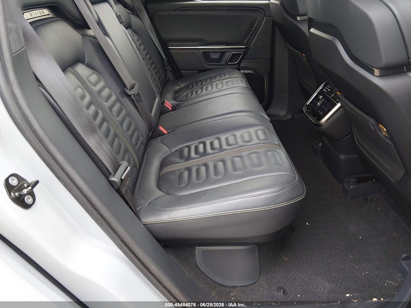 2022 Rivian R1t VIN 7FCTGAAA5NN009948 IAAI salvage auction — LEFT FRONT, Salvage Title, sold $19,250 on 2026-09-17 (photo 8)