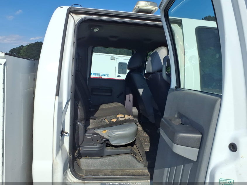 2015 VIN 1FD9W4HT6FEB56613 IAAI salvage auction — Normal Wear & Tear, Bill Of Sale, sold $15,100 on 2026-10-13 (photo 8)