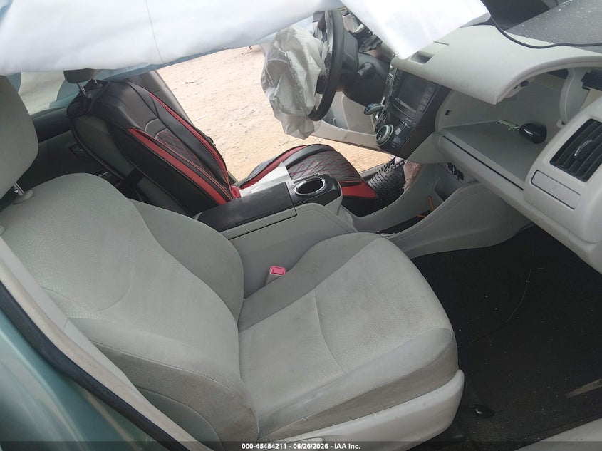 2013 Toyota Prius v VIN JTDZN3EUXD3273747 IAAI salvage auction — RIGHT FRONT, Salvage (North Carolina), sold $25 on 2026-07-27 (photo 5)