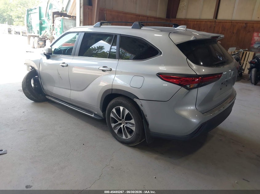 2023 Toyota Highlander VIN 5TDKDRBH5PS023401 IAAI salvage auction — LEFT FRONT, Salvage Title, sold $11,750 on 2026-07-29 (photo 3)