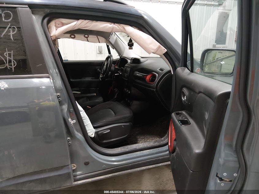 2015 Jeep Renegade VIN ZACCJBCT6FPC20953 IAAI salvage auction — NORMAL WEAR, Original (Alaska), sold $400 on 2026-08-07 (photo 5)