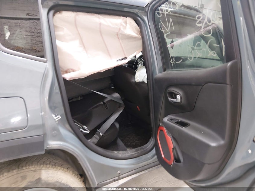 2015 Jeep Renegade VIN ZACCJBCT6FPC20953 IAAI salvage auction — NORMAL WEAR, Original (Alaska), sold $400 on 2026-08-07 (photo 8)