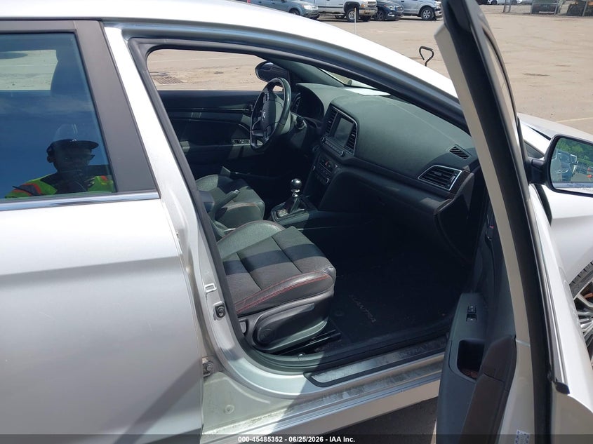 2017 Hyundai Elantra VIN KMHD04LB7HU363577 IAAI salvage auction — NORMAL WEAR, Clear (Connecticut), sold $1,450 on 2026-07-09 (photo 5)