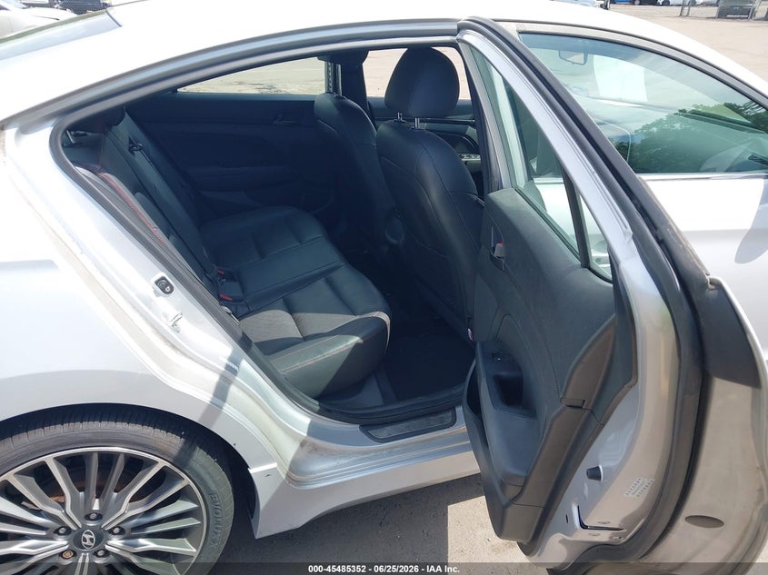 2017 Hyundai Elantra VIN KMHD04LB7HU363577 IAAI salvage auction — NORMAL WEAR, Clear (Connecticut), sold $1,450 on 2026-07-09 (photo 8)