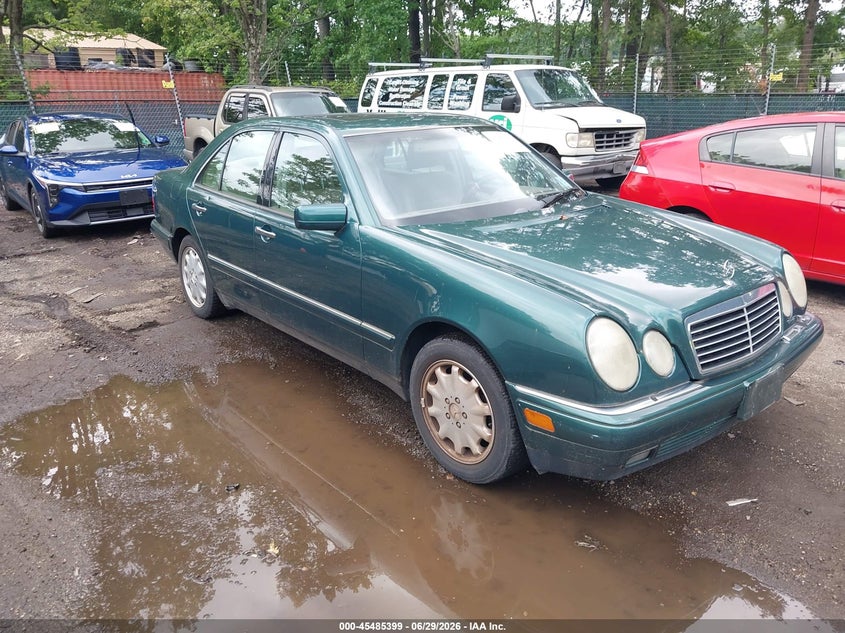 1999 Mercedes-benz E-class VIN WDBJF65H4XA929325 IAAI salvage auction — NORMAL WEAR, Clear (Virginia), sold $300 on 2026-07-09 (photo 1)