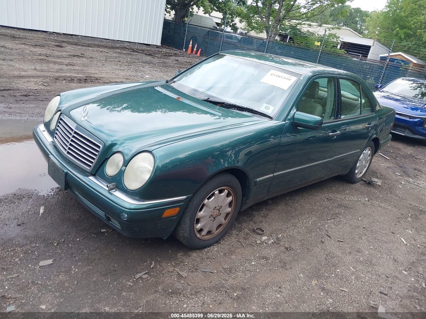 1999 Mercedes-benz E-class VIN WDBJF65H4XA929325 IAAI salvage auction — NORMAL WEAR, Clear (Virginia), sold $300 on 2026-07-09 (photo 2)