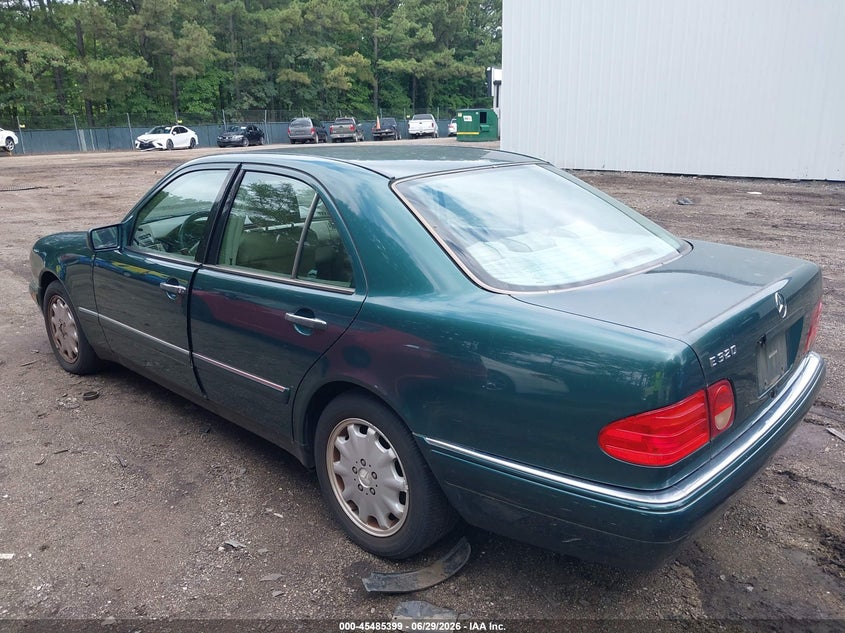 1999 Mercedes-benz E-class VIN WDBJF65H4XA929325 IAAI salvage auction — NORMAL WEAR, Clear (Virginia), sold $300 on 2026-07-09 (photo 3)