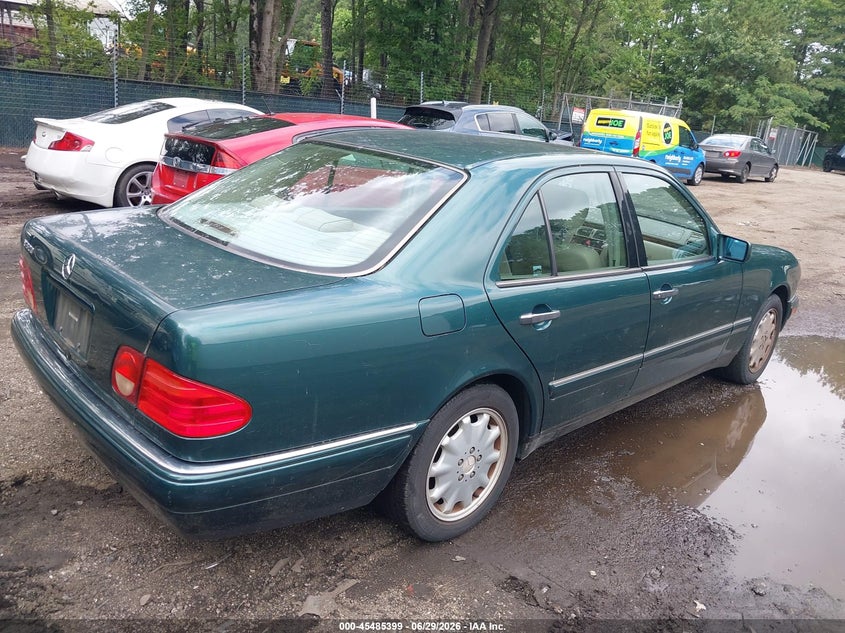 1999 Mercedes-benz E-class VIN WDBJF65H4XA929325 IAAI salvage auction — NORMAL WEAR, Clear (Virginia), sold $300 on 2026-07-09 (photo 4)