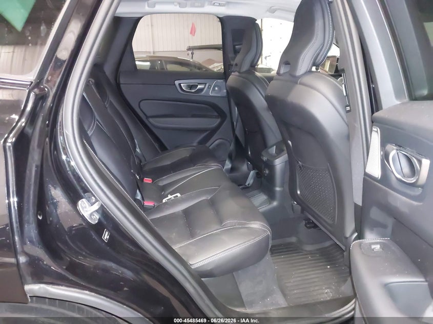 2024 Volvo Xc60 VIN YV4H60DM7R1842045 IAAI salvage auction — RIGHT FRONT, Salvage Title, sold $26,450 on 2026-09-14 (photo 8)