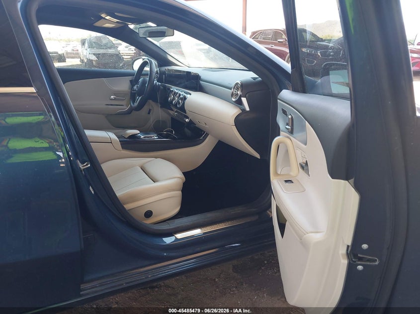 2019 Mercedes-benz A-klasse VIN WDD3G4EB5KW020891 IAAI salvage auction — REAR END, Salvage Title, sold $6,250 on 2026-08-11 (photo 5)