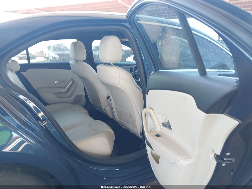 2019 Mercedes-benz A-klasse VIN WDD3G4EB5KW020891 IAAI salvage auction — REAR END, Salvage Title, sold $6,250 on 2026-08-11 (photo 8)