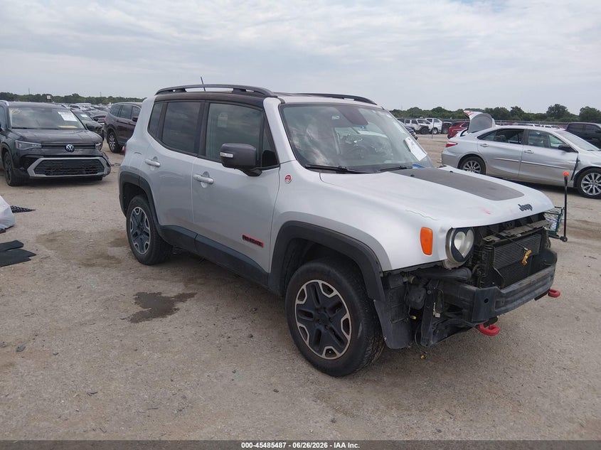2015 Jeep Renegade VIN ZACCJBCT9FPC33812 IAAI salvage auction — FRONT END, Salvage (Texas), sold $1,850 on 2026-08-07 (photo 1)