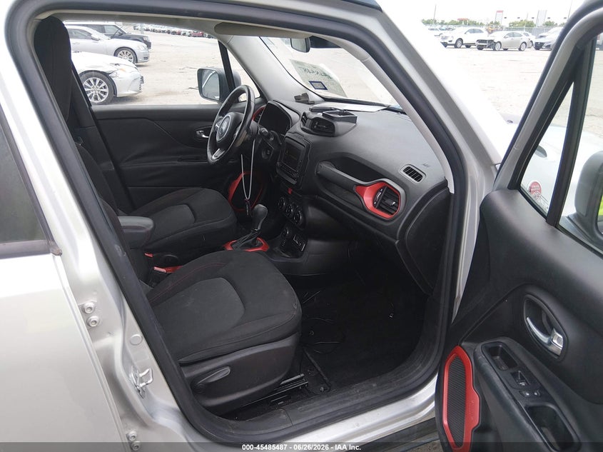 2015 Jeep Renegade VIN ZACCJBCT9FPC33812 IAAI salvage auction — FRONT END, Salvage (Texas), sold $1,850 on 2026-08-07 (photo 5)