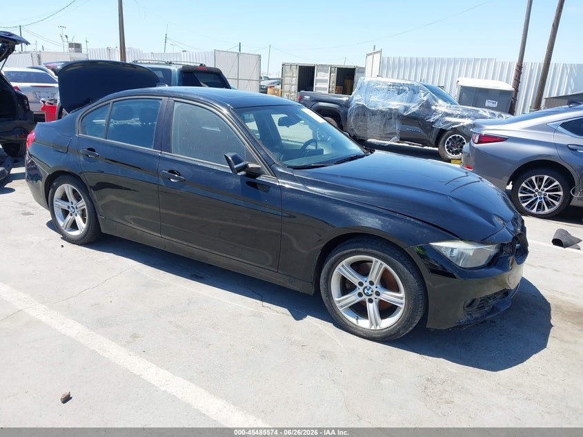 2015 BMW 3er VIN WBA3C1C50FK119274 IAAI salvage auction — FRONT & REAR, Salvage Title, sold $825 on 2026-07-29 (photo 1)