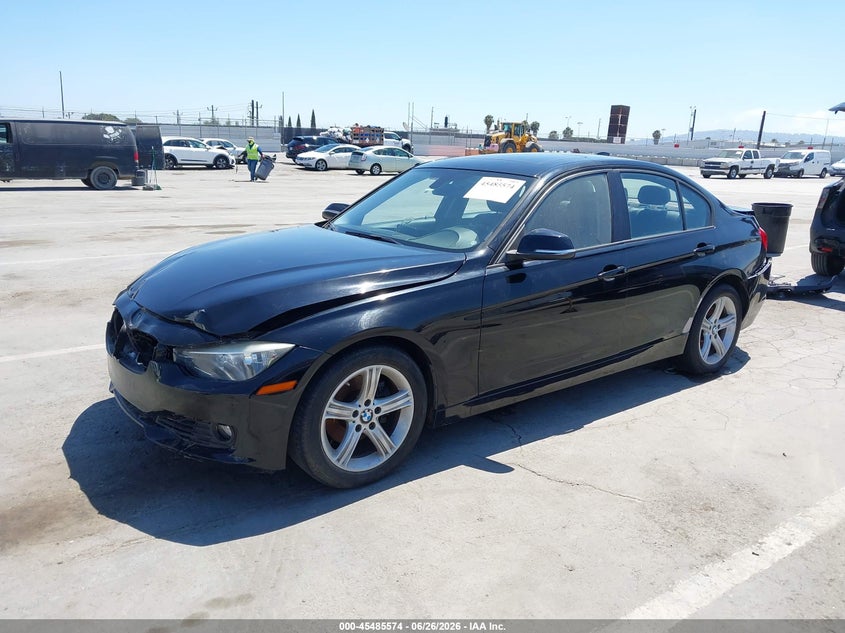 2015 BMW 3er VIN WBA3C1C50FK119274 IAAI salvage auction — FRONT & REAR, Salvage Title, sold $825 on 2026-07-29 (photo 2)