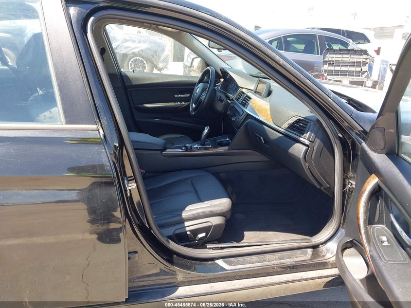 2015 BMW 3er VIN WBA3C1C50FK119274 IAAI salvage auction — FRONT & REAR, Salvage Title, sold $825 on 2026-07-29 (photo 5)