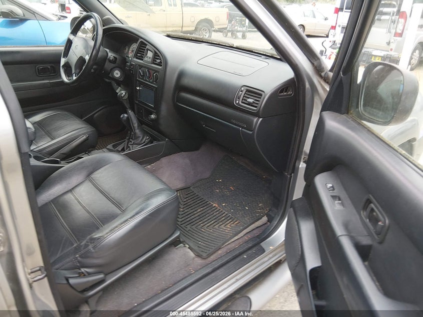2001 Nissan Pathfinder VIN JN8DR09Y31W603656 IAAI salvage auction — NORMAL WEAR, Affidavit In Lieu Of Title (Washington), sold $825 on 2026-07-08 (photo 5)