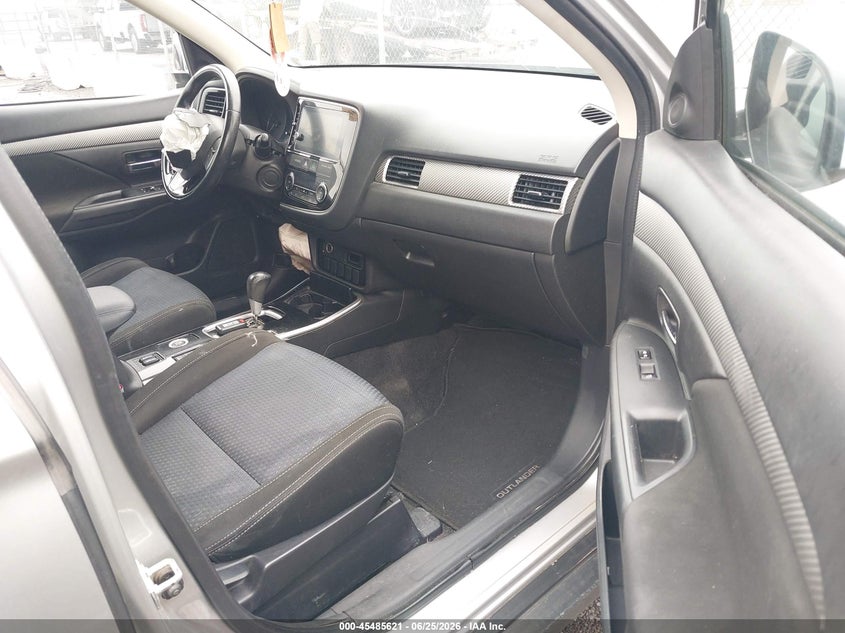 2018 Mitsubishi Outlander VIN JA4AZ3A36JZ038344 IAAI salvage auction — NORMAL WEAR, Clear - Public Restricted (Oklahoma), sold $1,600 on 2026-07-07 (photo 5)