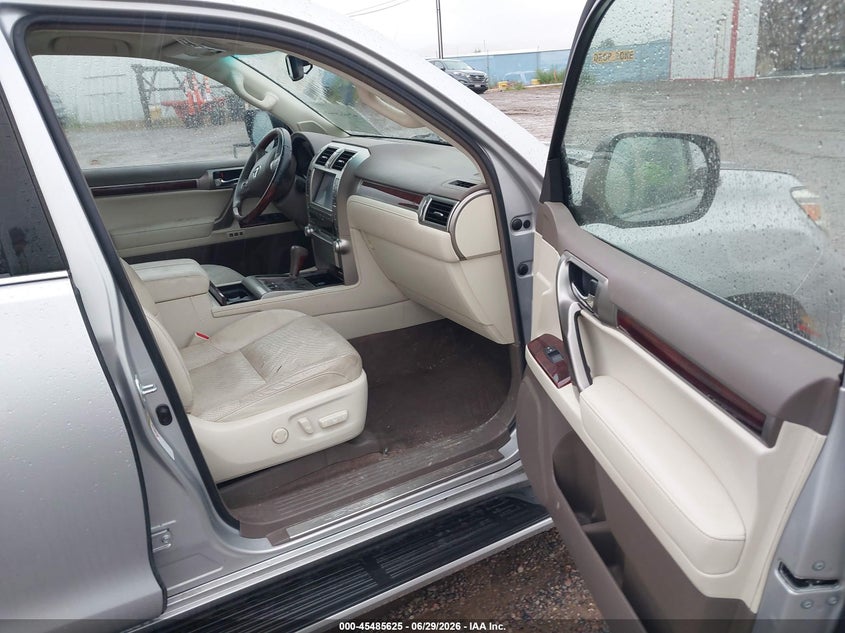 2011 Lexus Gx 460 VIN JTJBM7FX9B5022799 IAAI salvage auction — NORMAL WEAR, Clear (Washington), sold $5,700 on 2026-07-22 (photo 5)