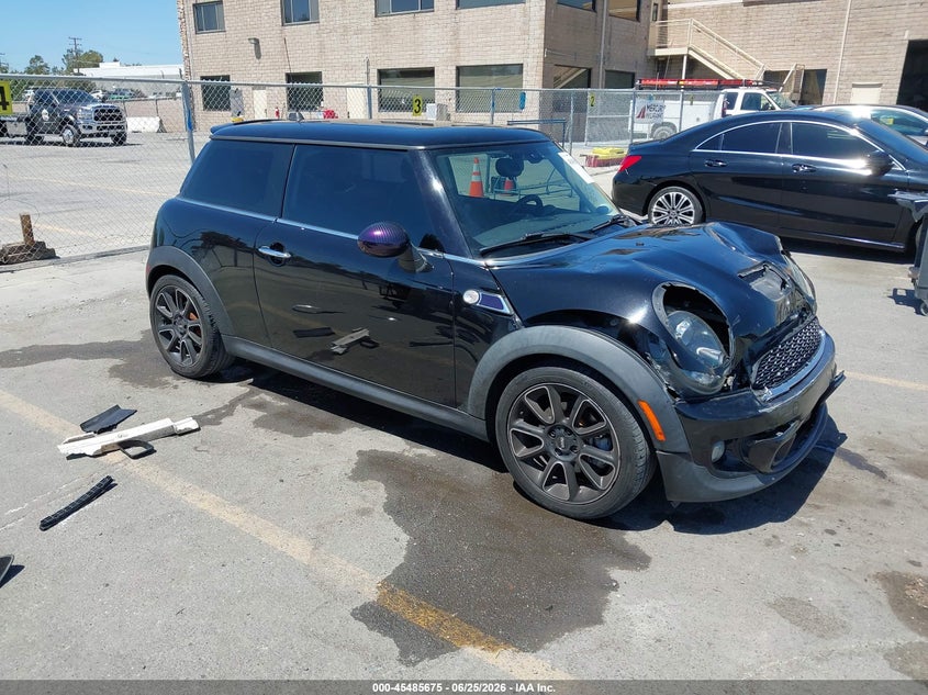 2013 Mini Hard top VIN WMWSV3C55DT394082 IAAI salvage auction — FRONT END, Salvage (California), sold $575 on 2026-08-05 (photo 1)
