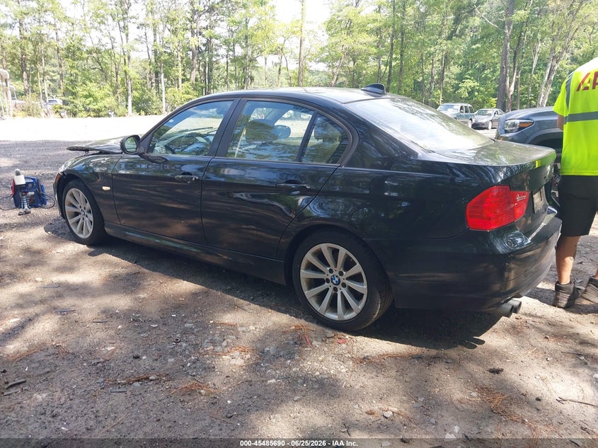 2011 BMW 3 series VIN WBAPH7G5XBNM56396 IAAI salvage auction — FRONT END, Clear (Virginia), sold $300 on 2026-07-28 (photo 3)