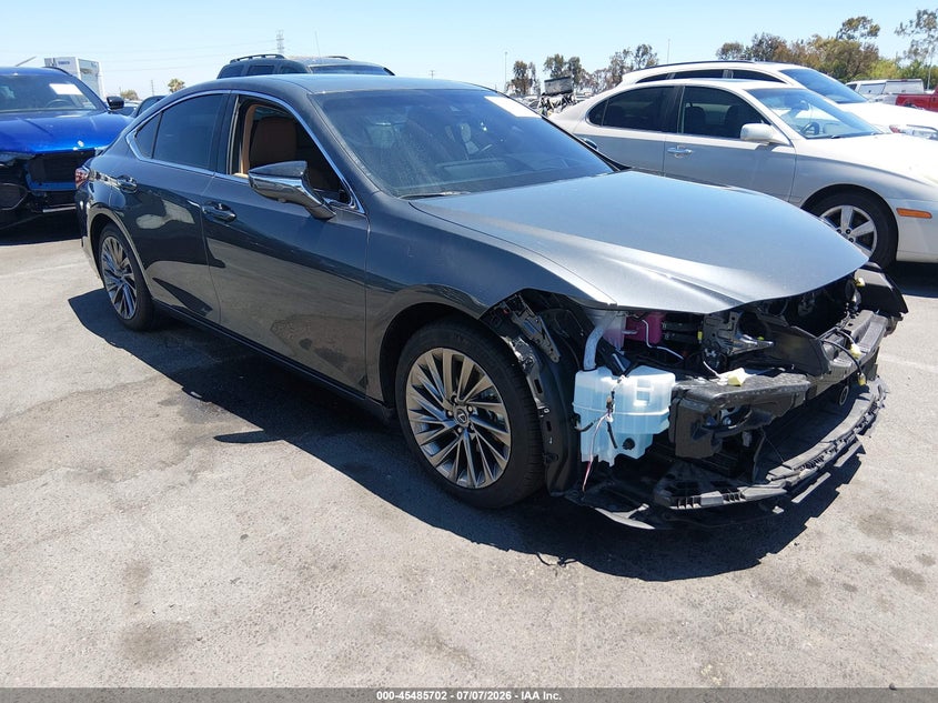 2025 Lexus ES 300h VIN 58AEA1C18SU069290 — IAAI salvage auction photo