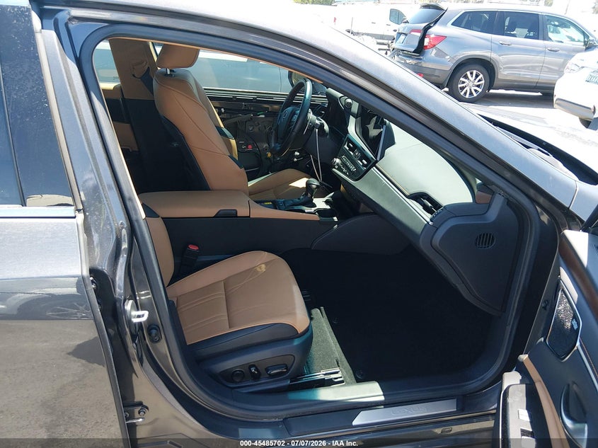 2025 Lexus ES VIN 58AEA1C18SU069290 IAAI salvage auction — THEFT, Wait Title, sold $24,000 on 2026-08-24 (photo 5)