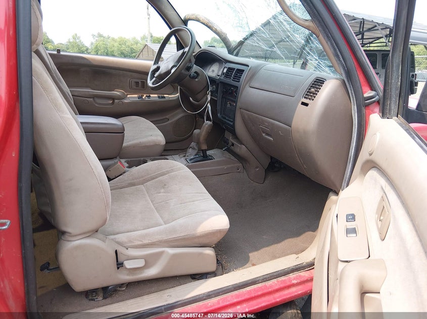 2001 Toyota Tacoma VIN 5TEWN72N11Z792223 IAAI salvage auction — RIGHT FRONT, Bill Of Sale (Connecticut), sold $350 on 2026-07-30 (photo 5)