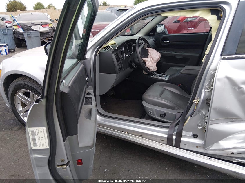 2005 Dodge Magnum VIN 2D8GV58225H680524 IAAI salvage auction — LEFT REAR, Salvage Certificate (California), sold $1,150 on 2026-07-31 (photo 5)