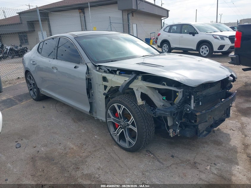 2018 Kia Stinger VIN KNAE55LC7J6024379 IAAI salvage auction — RIGHT FRONT, Clear (Wisconsin), sold $3,550 on 2026-07-09 (photo 1)