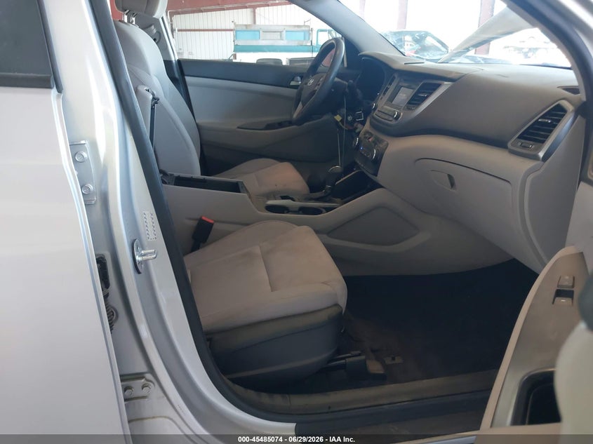 2017 Hyundai Tucson VIN KM8J23A49HU569852 IAAI salvage auction — NORMAL WEAR, Salvage Title, sold $2,075 on 2026-07-14 (photo 5)