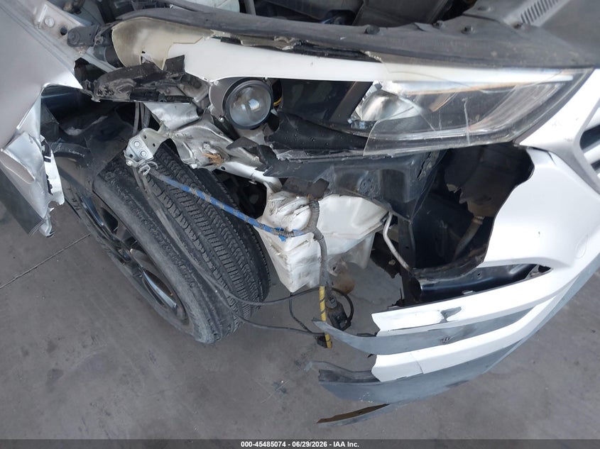 2017 Hyundai Tucson VIN KM8J23A49HU569852 IAAI salvage auction — NORMAL WEAR, Salvage Title, sold $2,075 on 2026-07-14 (photo 6)