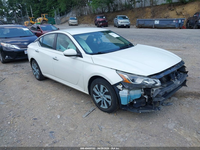 2019 Nissan Altima VIN 1N4BL4BV3KC128224 IAAI salvage auction — FRONT & REAR, Salvage (Pennsylvania), sold $2,300 on 2026-07-10 (photo 1)