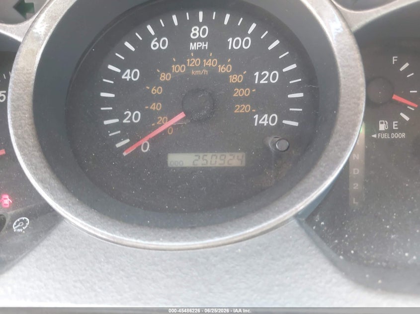 2002 Toyota Highlander VIN JTEGF21A820044861 IAAI salvage auction — NORMAL WEAR, Clear - Dealer Only (California), sold $900 on 2026-07-07 (photo 7)