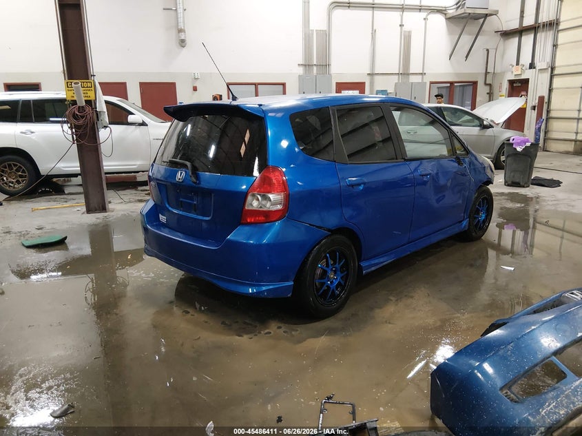 2007 Honda Fit VIN JHMGD376X7S022342 IAAI salvage auction — RIGHT SIDE, Salvage (Idaho), sold $300 on 2026-07-24 (photo 4)