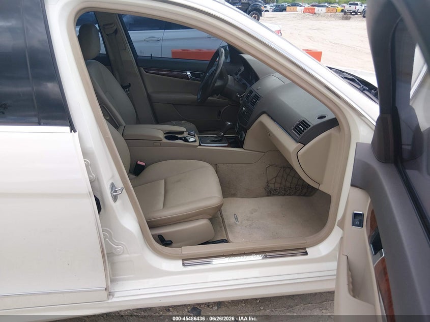 2011 Mercedes-benz C class VIN WDDGF5EB2BF654721 IAAI salvage auction — NORMAL WEAR, Clear (Florida), sold $1,900 on 2026-07-07 (photo 5)