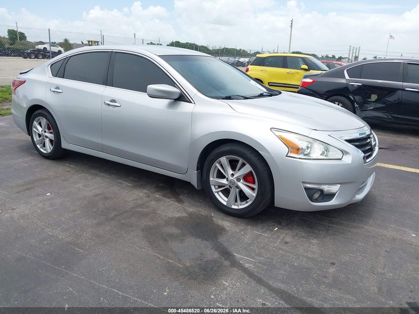 2013 Nissan Altima VIN 1N4AL3AP8DC142843 IAAI salvage auction — REAR END, Rebuildable (Florida), sold $500 on 2026-07-10 (photo 1)