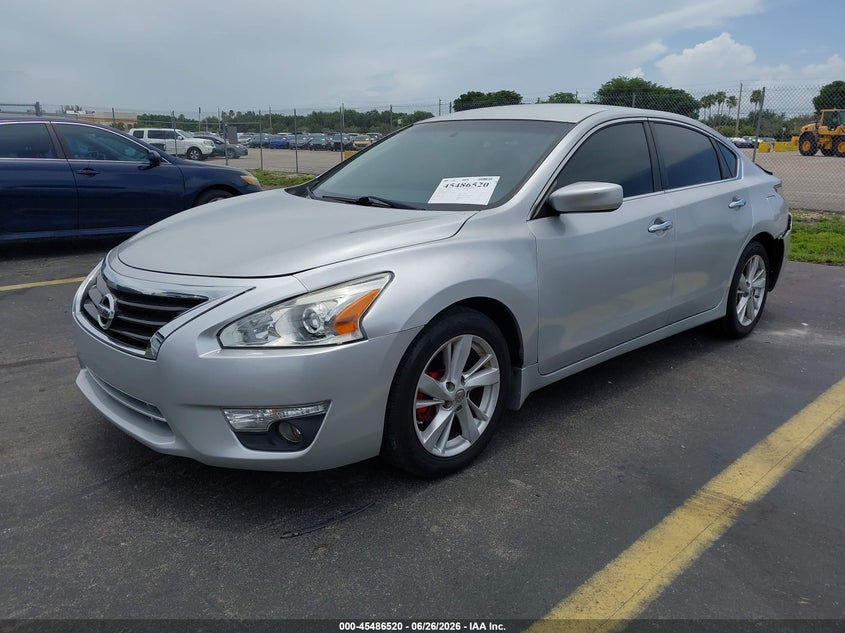 2013 Nissan Altima VIN 1N4AL3AP8DC142843 IAAI salvage auction — REAR END, Rebuildable (Florida), sold $500 on 2026-07-10 (photo 2)