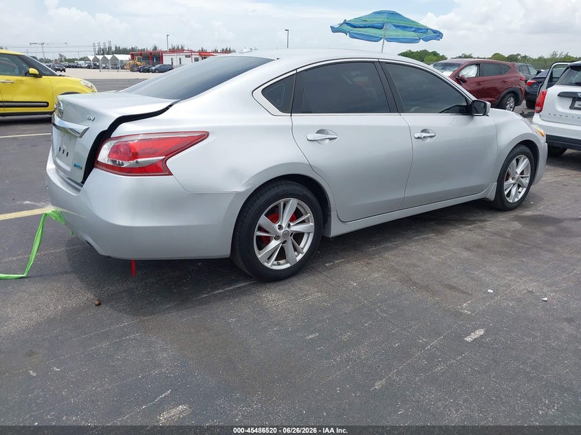 2013 Nissan Altima VIN 1N4AL3AP8DC142843 IAAI salvage auction — REAR END, Rebuildable (Florida), sold $500 on 2026-07-10 (photo 4)