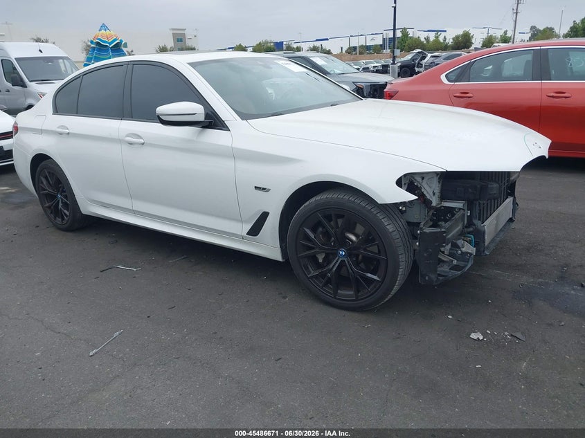 2023 BMW 5er VIN WBA13AG08PCM25608 IAAI salvage auction — FRONT END, Salvage Title, sold $20,500 on 2026-08-14 (photo 1)