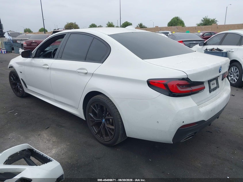 2023 BMW 5er VIN WBA13AG08PCM25608 IAAI salvage auction — FRONT END, Salvage Title, sold $20,500 on 2026-08-14 (photo 3)