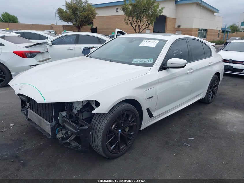 2023 BMW 5er VIN WBA13AG08PCM25608 IAAI salvage auction — FRONT END, Salvage Title, sold $20,500 on 2026-08-14 (photo 2)