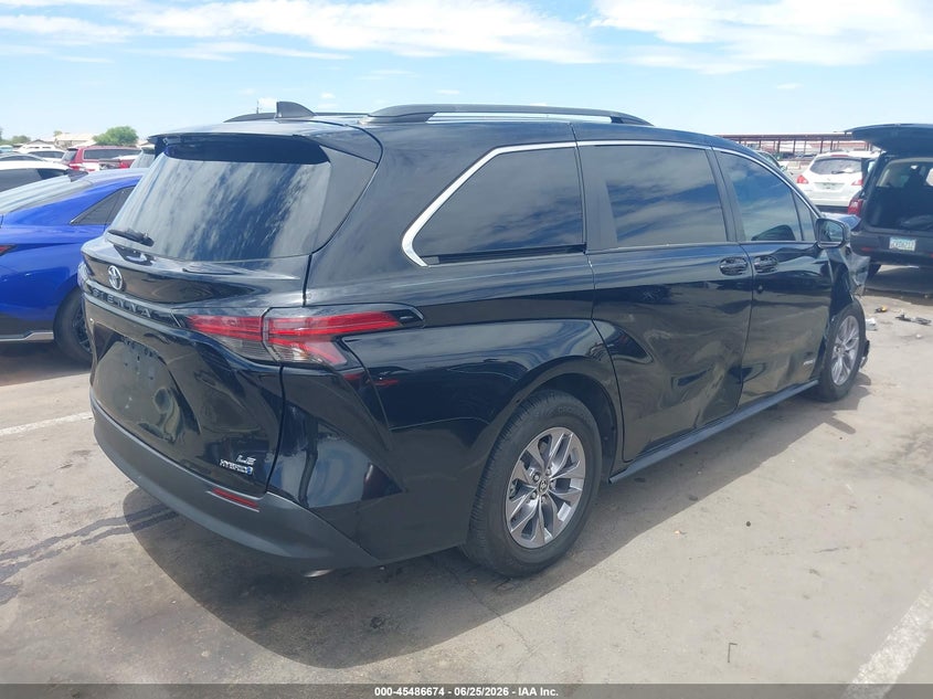 2021 Toyota Sienna VIN 5TDKRKEC8MS037247 IAAI salvage auction — RIGHT FRONT, Salvage Title, sold $7,100 on 2026-07-21 (photo 4)