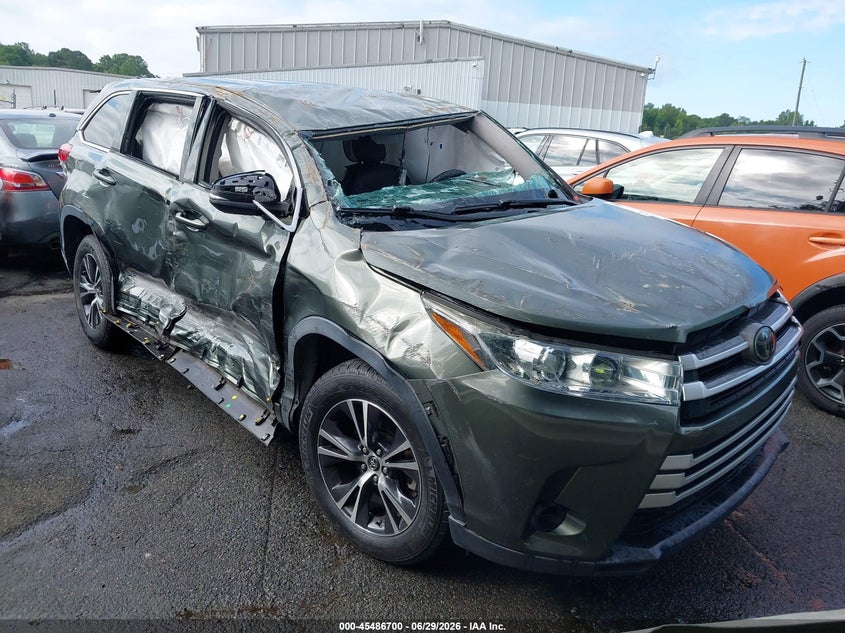 2018 Toyota Highlander VIN 5TDZZRFH8JS274883 IAAI salvage auction — ROLLOVER, Salvage (North Carolina), sold $2,350 on 2026-08-02 (photo 1)