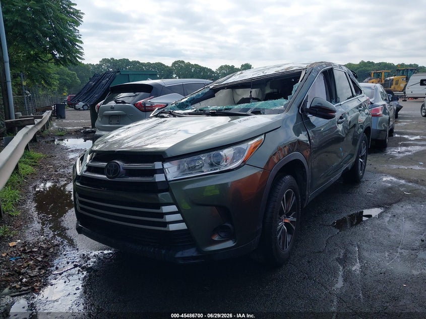 2018 Toyota Highlander VIN 5TDZZRFH8JS274883 IAAI salvage auction — ROLLOVER, Salvage (North Carolina), sold $2,350 on 2026-08-02 (photo 2)