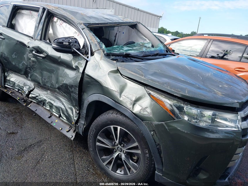 2018 Toyota Highlander VIN 5TDZZRFH8JS274883 IAAI salvage auction — ROLLOVER, Salvage (North Carolina), sold $2,350 on 2026-08-02 (photo 6)
