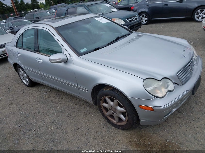 2001 Mercedes-benz C class VIN WDBRF64J81F057118 IAAI salvage auction — NORMAL WEAR, Clear (Washington), sold $400 on 2026-07-15 (photo 1)