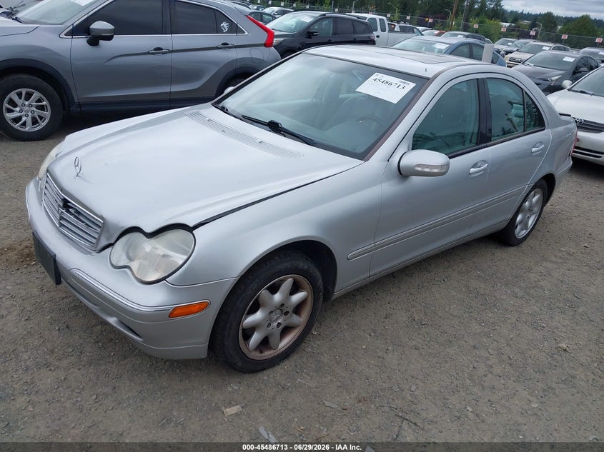 2001 Mercedes-benz C class VIN WDBRF64J81F057118 IAAI salvage auction — NORMAL WEAR, Clear (Washington), sold $400 on 2026-07-15 (photo 2)
