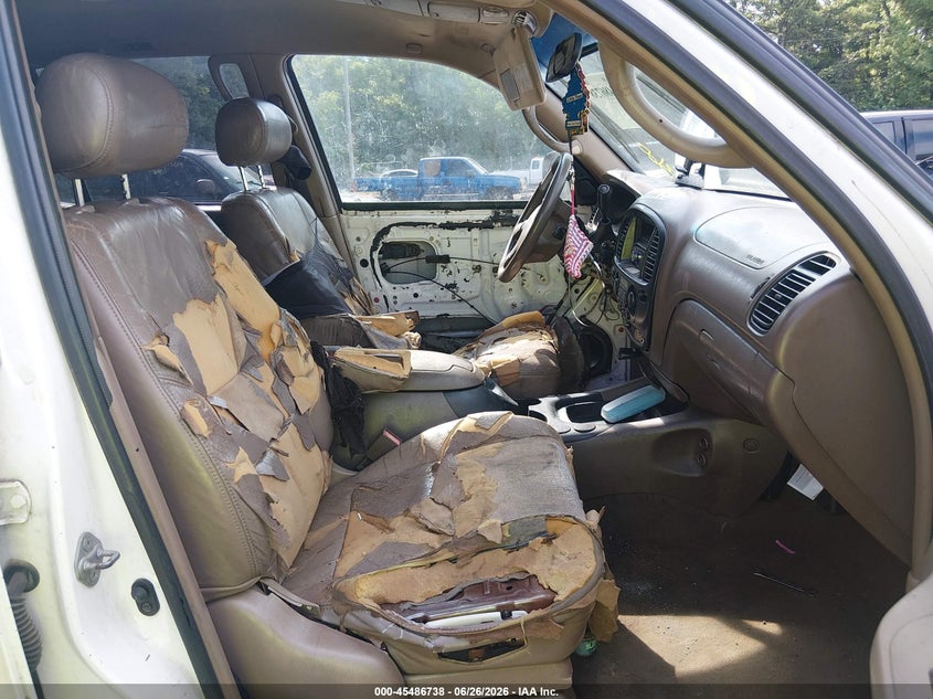 2002 Toyota Sequoia VIN 5TDZT34A02S128841 IAAI salvage auction — NORMAL WEAR, Clear (Virginia), sold $950 on 2026-07-29 (photo 5)