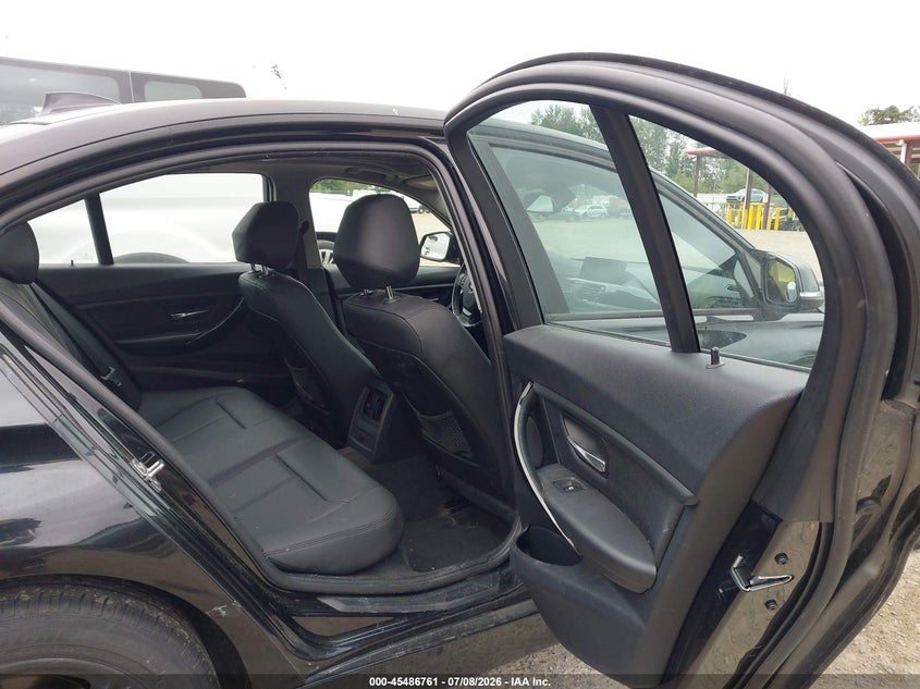 2013 BMW 3er VIN WBA3B5C5XDF598402 IAAI salvage auction — FRONT END, Salvage Title, sold $700 on 2026-07-22 (photo 8)